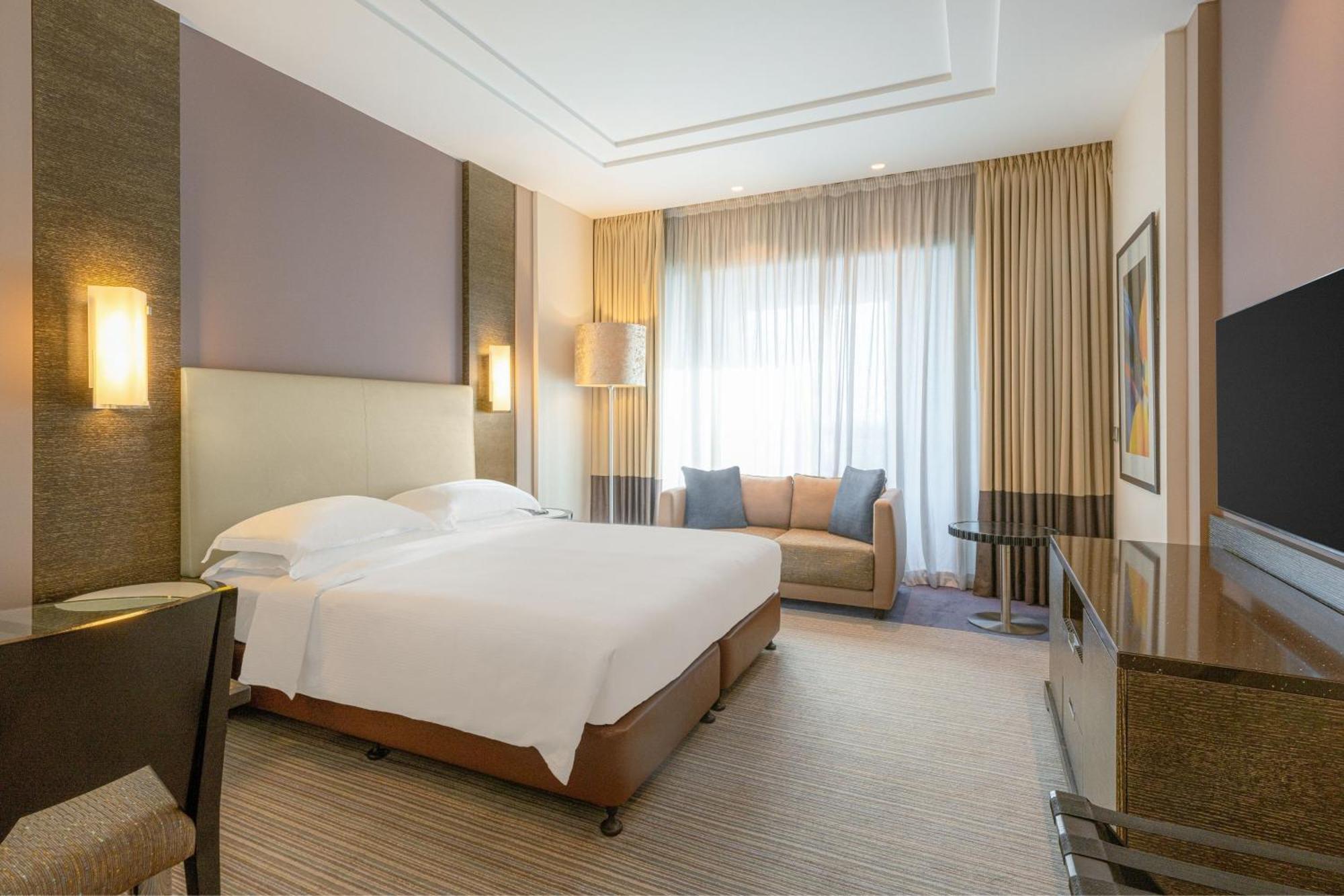 Four Points By Sheraton होटल 5*
